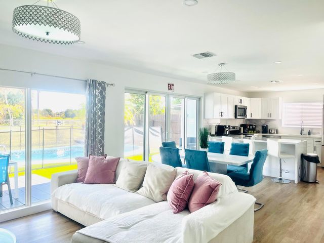 3705 Garden Lane, Miramar, FL 33023