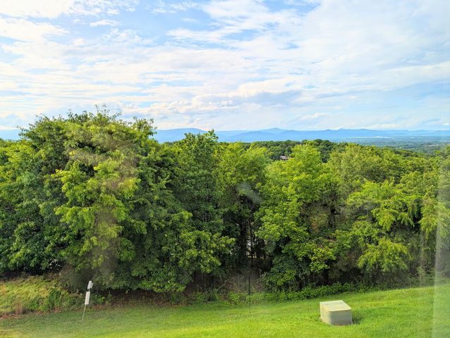 4958 Hunting Hills CIR, Roanoke, VA 24018