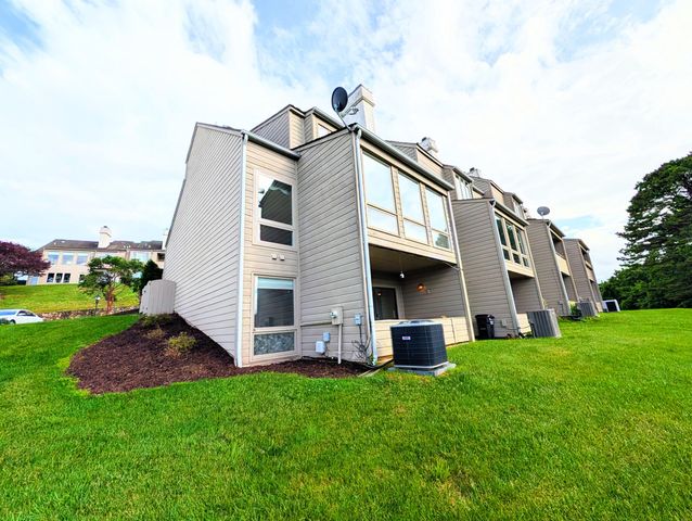 4958 Hunting Hills CIR, Roanoke, VA 24018