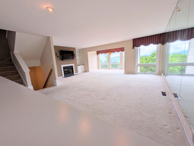 4958 Hunting Hills CIR, Roanoke, VA 24018