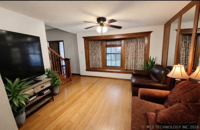 328 Hickory Drive, Tahlequah, OK 74464