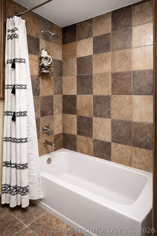 328 Hickory Drive, Tahlequah, OK 74464