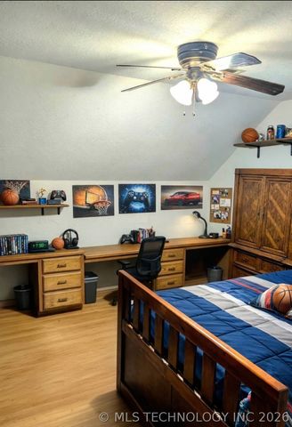 328 Hickory Drive, Tahlequah, OK 74464