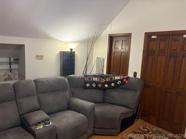 328 Hickory Drive, Tahlequah, OK 74464