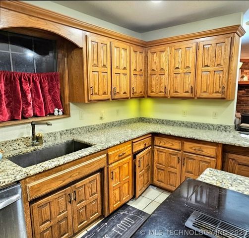 328 Hickory Drive, Tahlequah, OK 74464