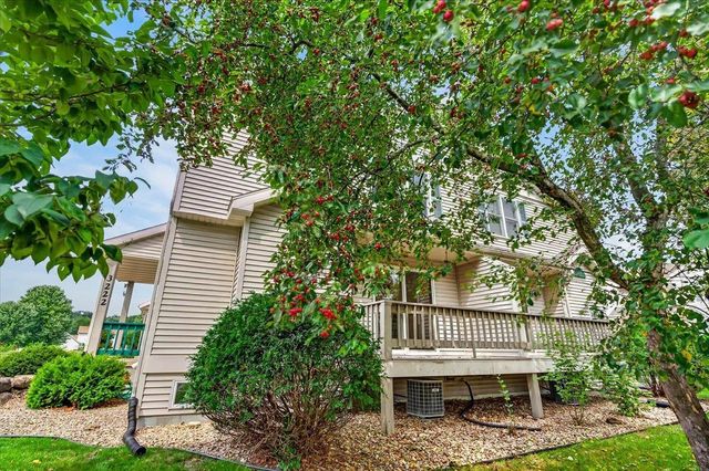3222 Stonecreek Drive, Madison, WI 53719