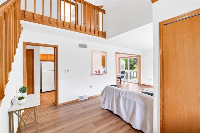 3222 Stonecreek Drive, Madison, WI 53719