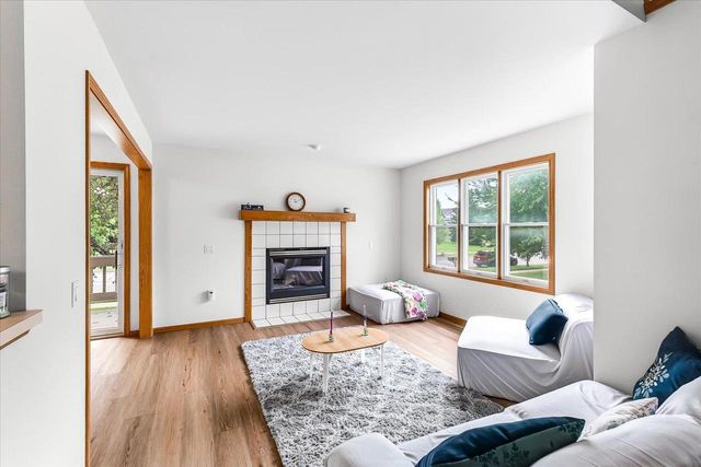3222 Stonecreek Drive, Madison, WI 53719