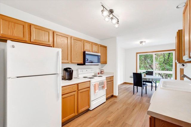 3222 Stonecreek Drive, Madison, WI 53719