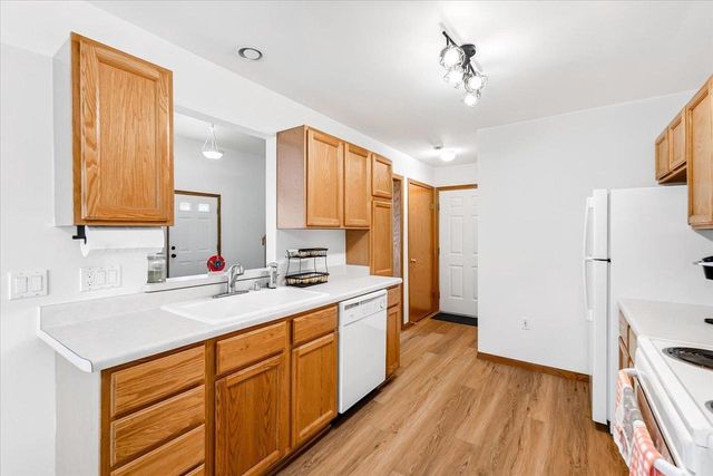 3222 Stonecreek Drive, Madison, WI 53719