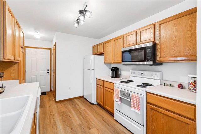 3222 Stonecreek Drive, Madison, WI 53719