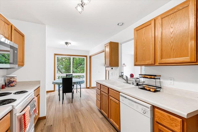 3222 Stonecreek Drive, Madison, WI 53719