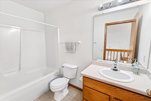 3222 Stonecreek Drive, Madison, WI 53719