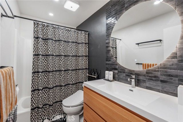 20134 Leadwell St. 218, Winnetka (los Angeles), CA 91306