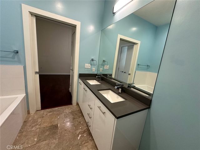 238 S Arroyo Parkway 213, Pasadena, CA 91105