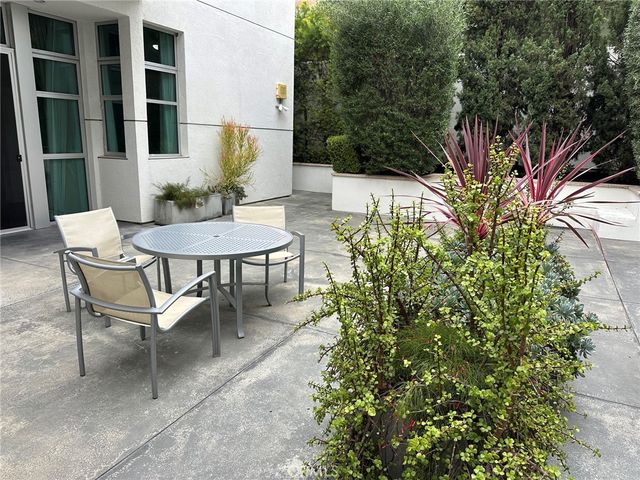 238 S Arroyo Parkway 213, Pasadena, CA 91105