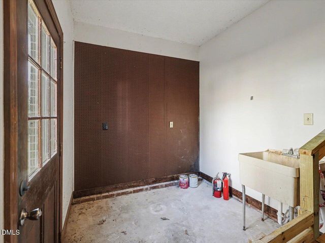 1005 Queensferry Road, Cary, NC 27511