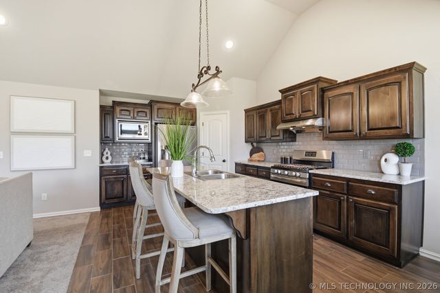 26143 E 104th Street S, Broken Arrow, OK 74014