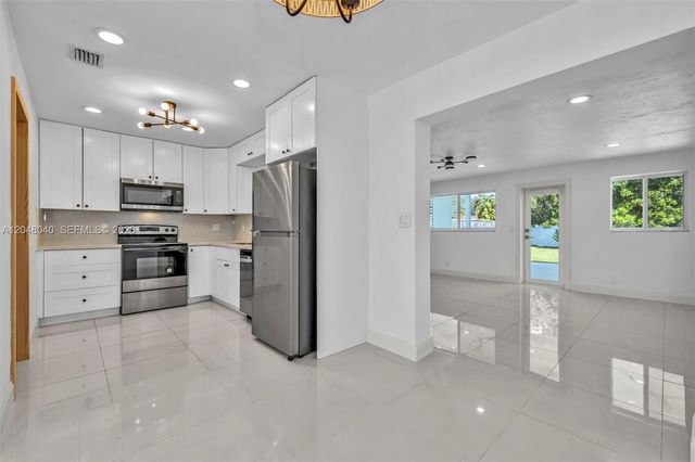 104 SW 7th Street, Hallandale Beach, FL 33009