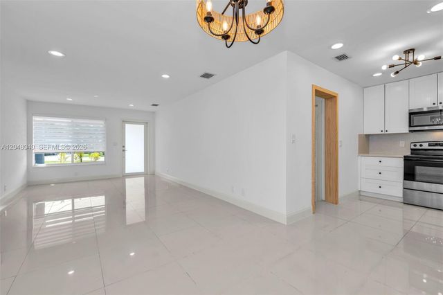 104 SW 7th Street, Hallandale Beach, FL 33009