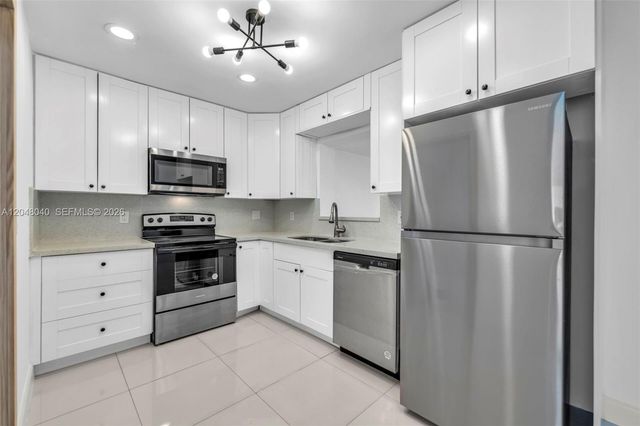 104 SW 7th Street, Hallandale Beach, FL 33009