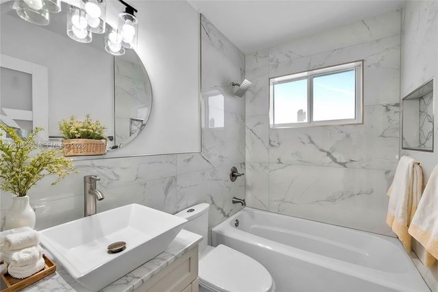 104 SW 7th Street, Hallandale Beach, FL 33009