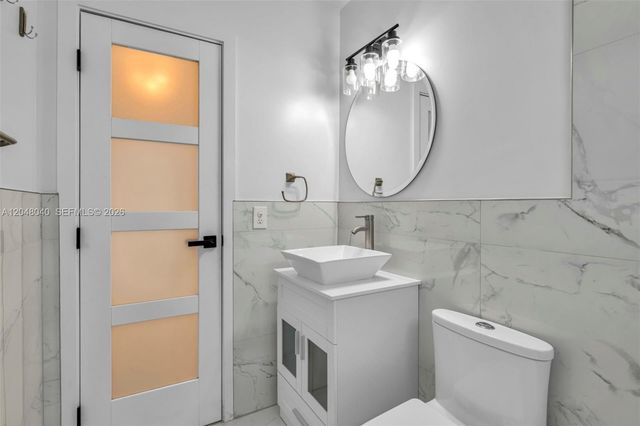 104 SW 7th Street, Hallandale Beach, FL 33009