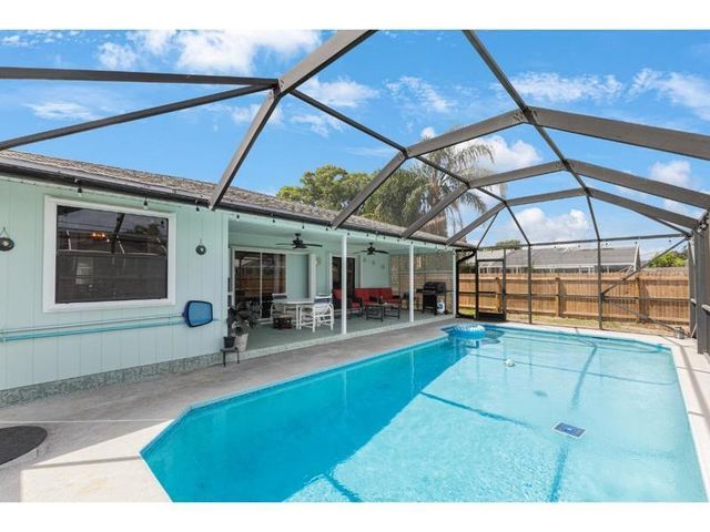 814 Floraland Avenue, Sebastian, FL 32958