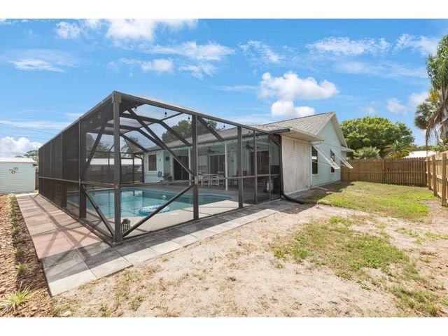 814 Floraland Avenue, Sebastian, FL 32958