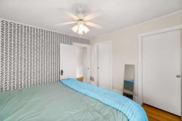 618 S 6th Avenue W, Newton, IA 50208