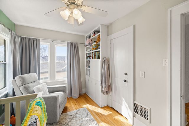 618 S 6th Avenue W, Newton, IA 50208