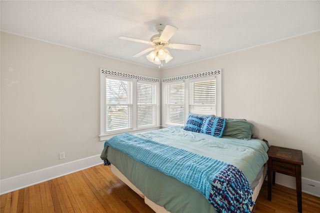 618 S 6th Avenue W, Newton, IA 50208