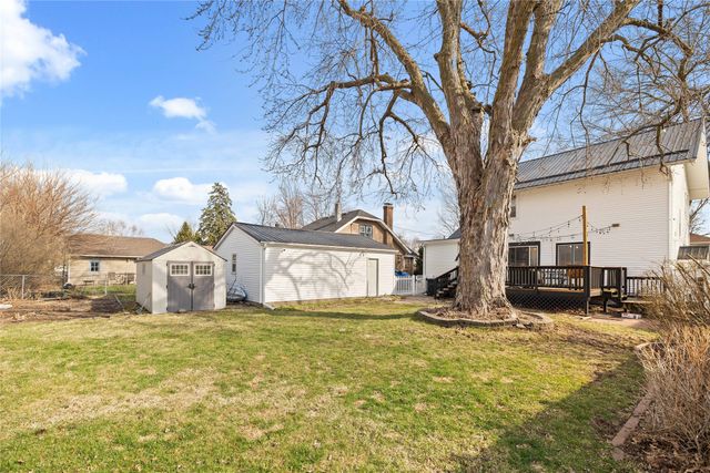 618 S 6th Avenue W, Newton, IA 50208