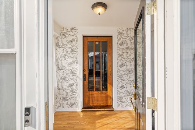 618 S 6th Avenue W, Newton, IA 50208