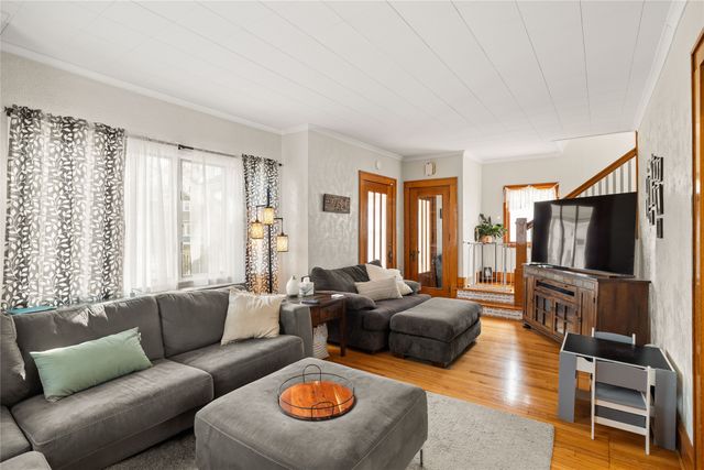 618 S 6th Avenue W, Newton, IA 50208