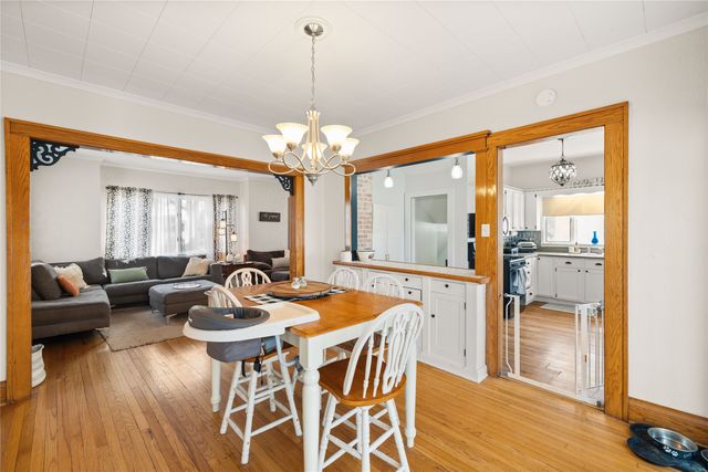 618 S 6th Avenue W, Newton, IA 50208