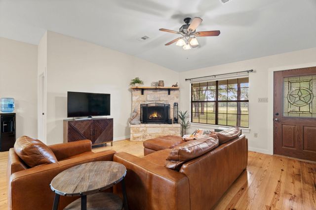 3434 Prairie Lea RD, Kingsbury, TX 78638