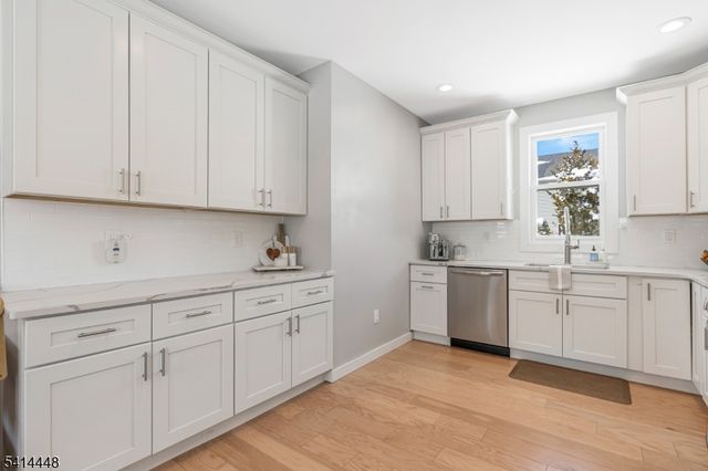 51 Dartmouth St, Edison Twp., NJ 08837