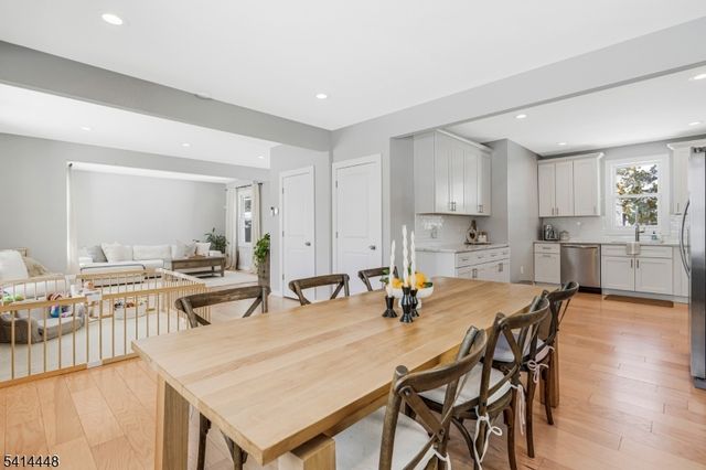 51 Dartmouth St, Edison Twp., NJ 08837