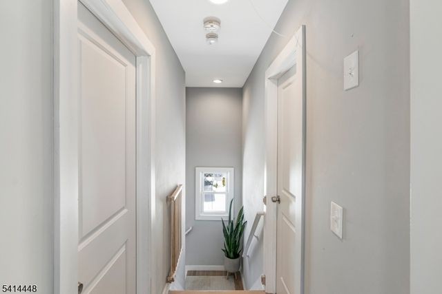 51 Dartmouth St, Edison Twp., NJ 08837