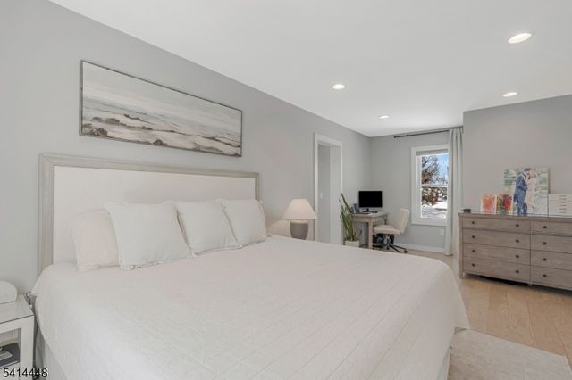 51 Dartmouth St, Edison Twp., NJ 08837