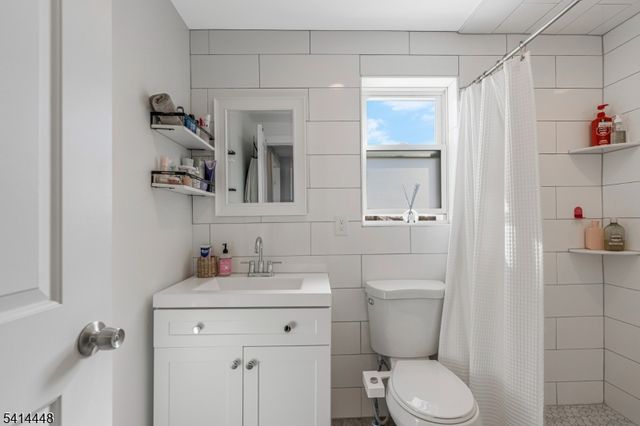 51 Dartmouth St, Edison Twp., NJ 08837