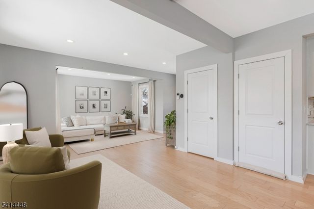 51 Dartmouth St, Edison Twp., NJ 08837