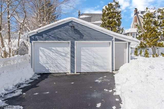 51 Dartmouth St, Edison Twp., NJ 08837