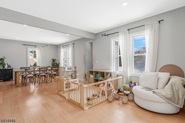 51 Dartmouth St, Edison Twp., NJ 08837