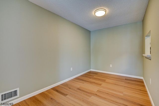 39 Lindsey Ct, Franklin Twp., NJ 08823