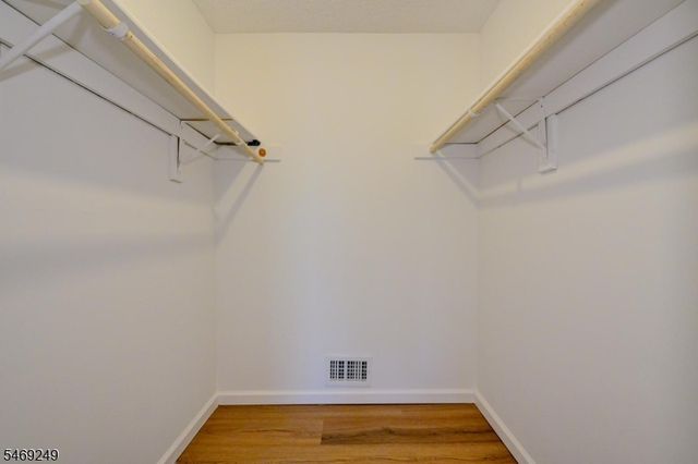 39 Lindsey Ct, Franklin Twp., NJ 08823