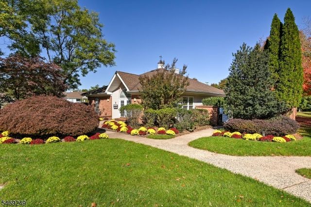 39 Lindsey Ct, Franklin Twp., NJ 08823