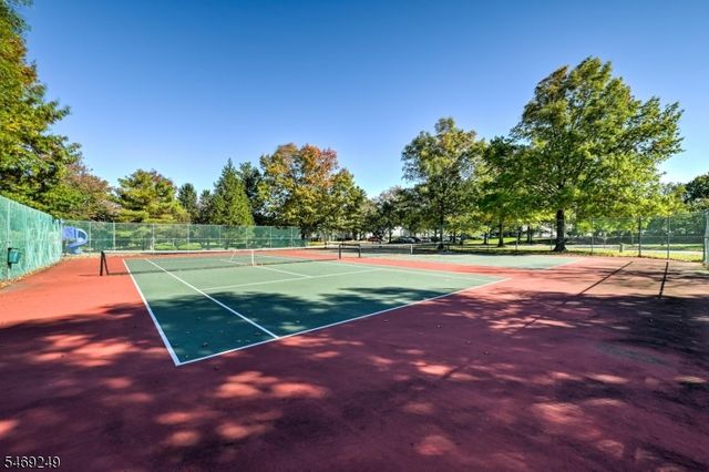 39 Lindsey Ct, Franklin Twp., NJ 08823