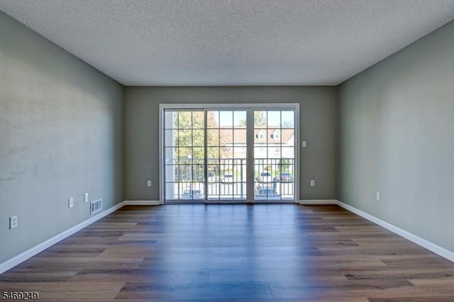 39 Lindsey Ct, Franklin Twp., NJ 08823